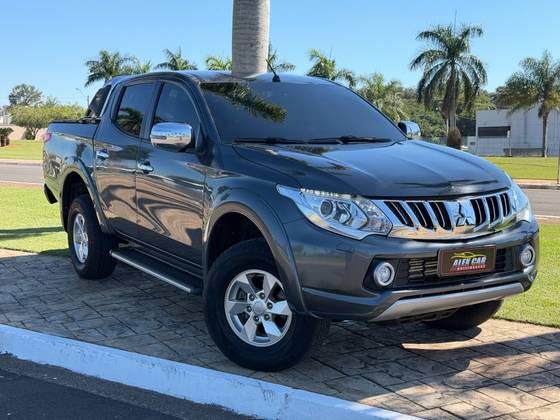MITSUBISHI L200 TRITON 2.4 16V TURBO DIESEL SPORT HPE TOP CD 4P 4X4 AUTOMÁTICO MITSUBISHI L200 TRITON 2.4 16V TURBO DIESEL SPORT HPE TOP CD 4P 4X4 AUTOMÁTICO
